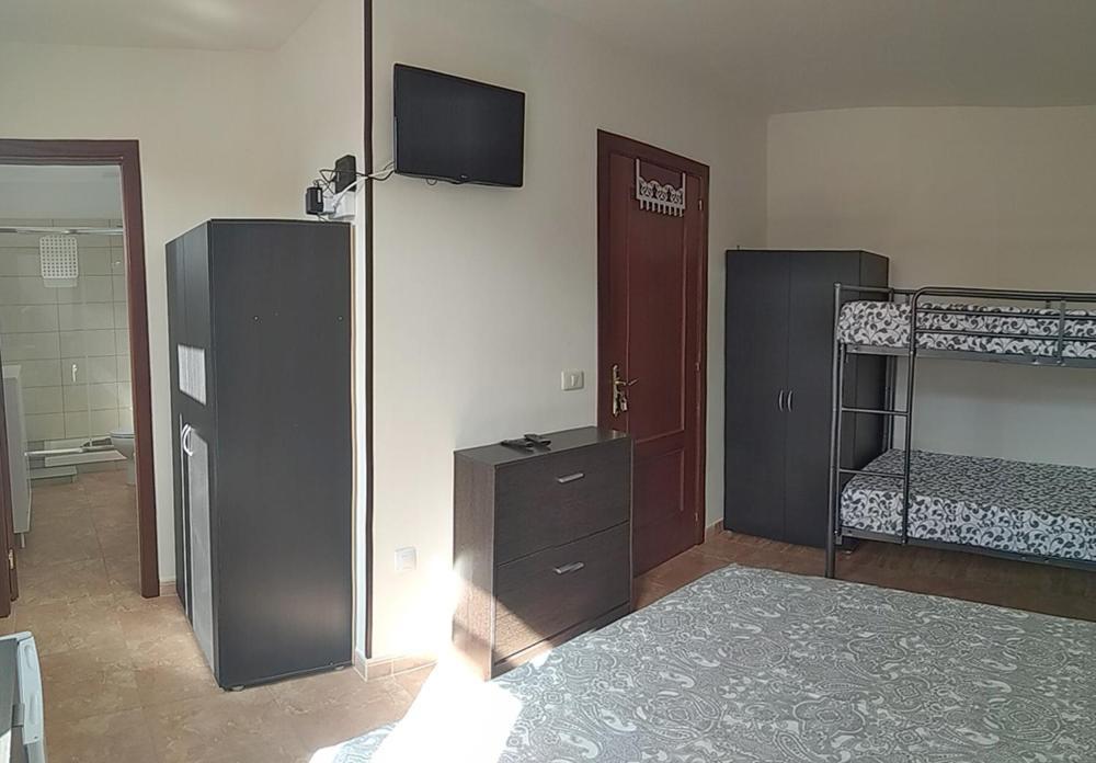 Kiki Vivienda Bed & Breakfast 산이시드로 외부 사진
